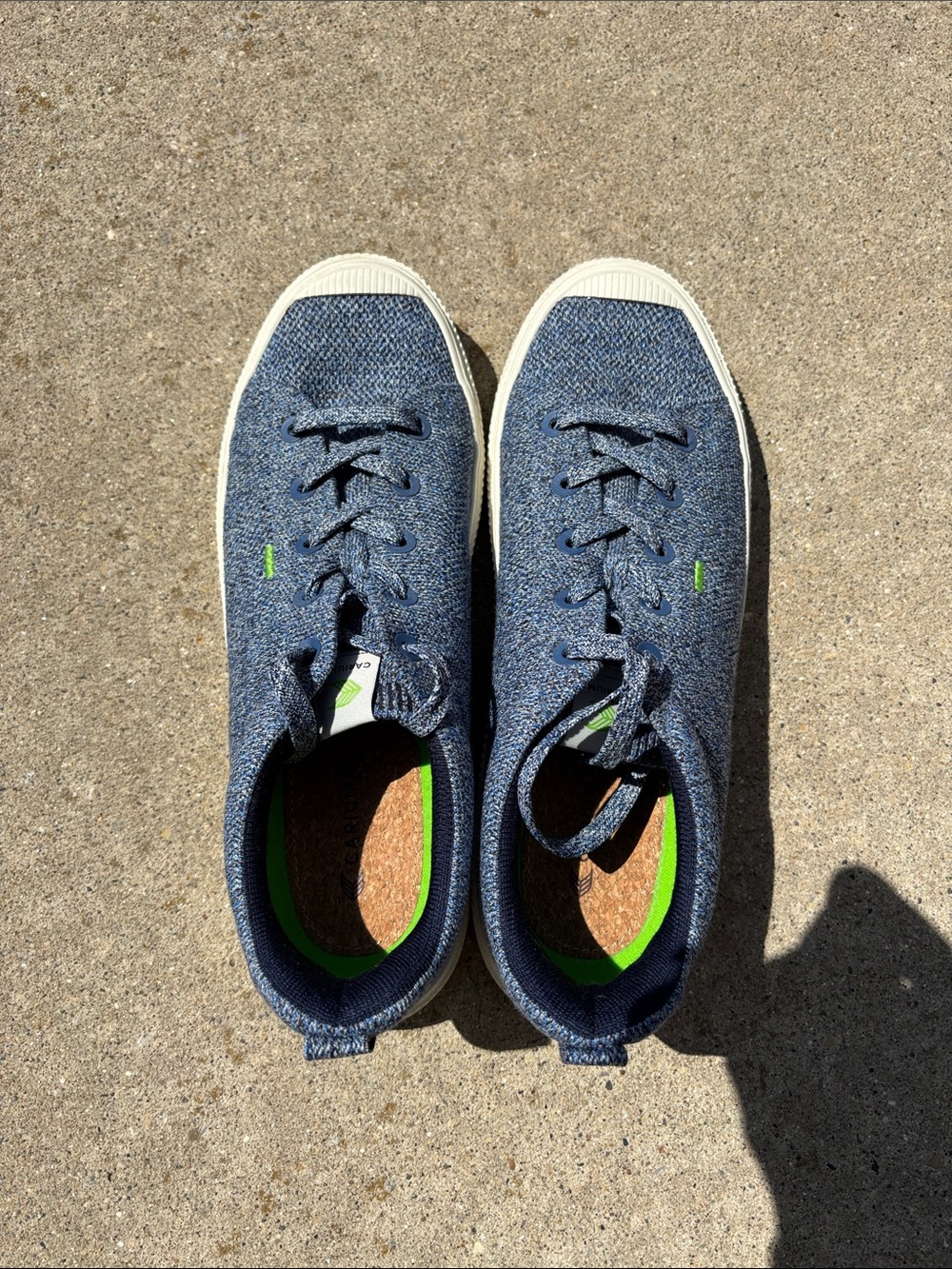 Cariuma Women’s Navy Blue Knit Lace-Up Sneakers with Green Accents 12M. Like new
